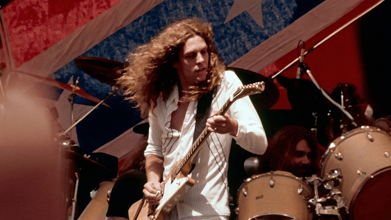 Lynyrd Skynyrd live performance